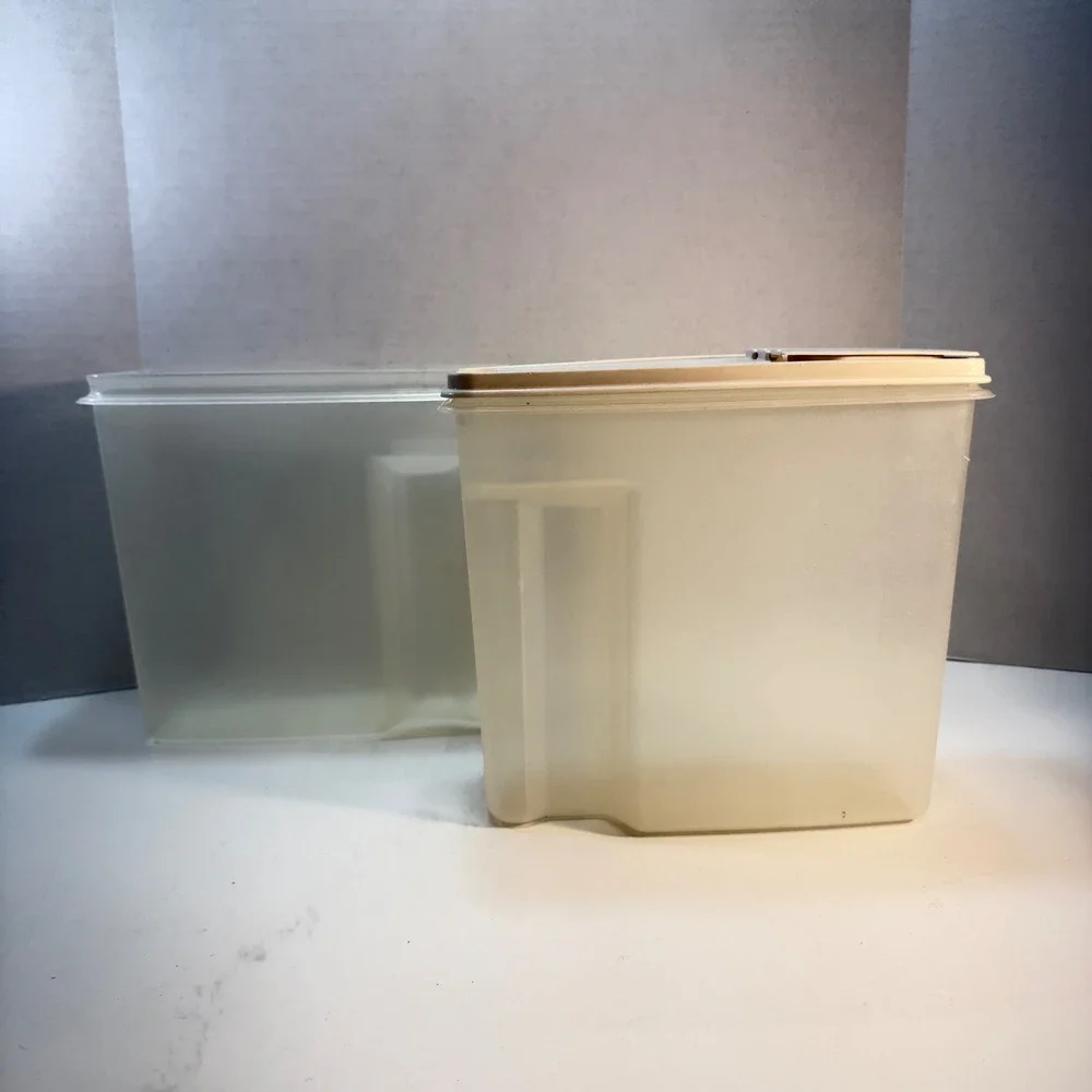 Rubbermaid Cereal Keeper 13 Cup Clear Almond Servin Saver Vintage Container READ